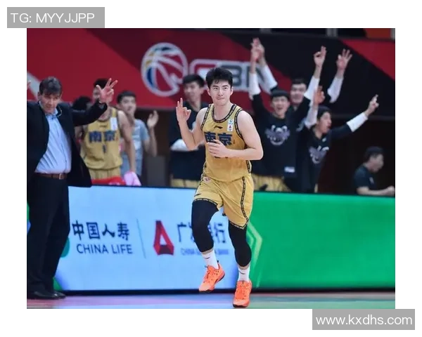 南京篮球队选拔赛表现分析与状态评估全面解读