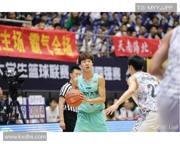 南京篮球队以54分领跑挑战赛积分榜展现强劲实力和团队合作精神